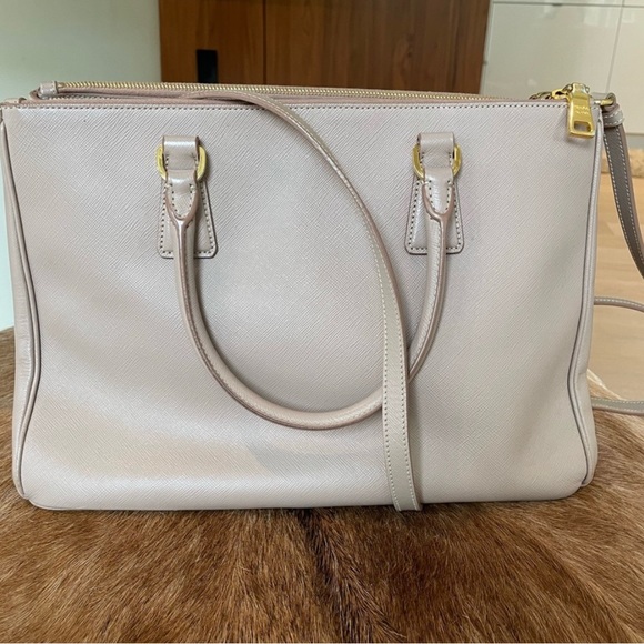 Authentic Prada Saffiano Lux Blush pink double zip leather tote - Picture 3 of 6